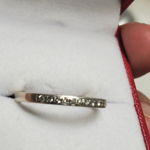 Silver ring with natural diamonds from Ben moss jewelers. - Picture 2 of 7